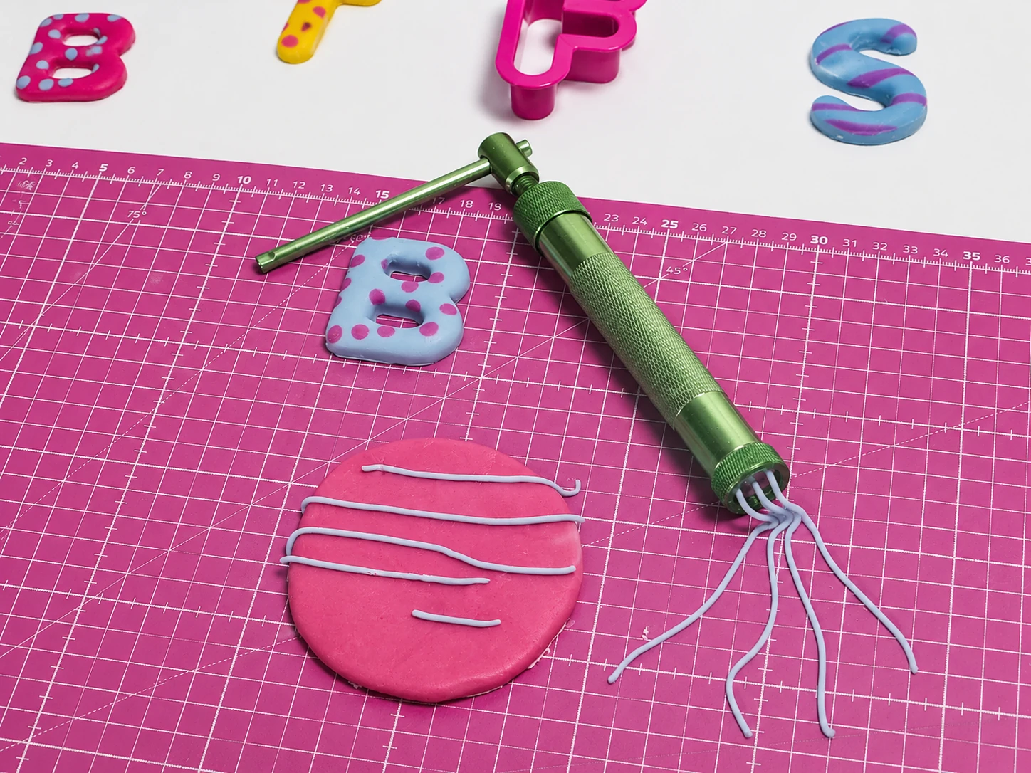 Fondant mit Extruder bearbeiten